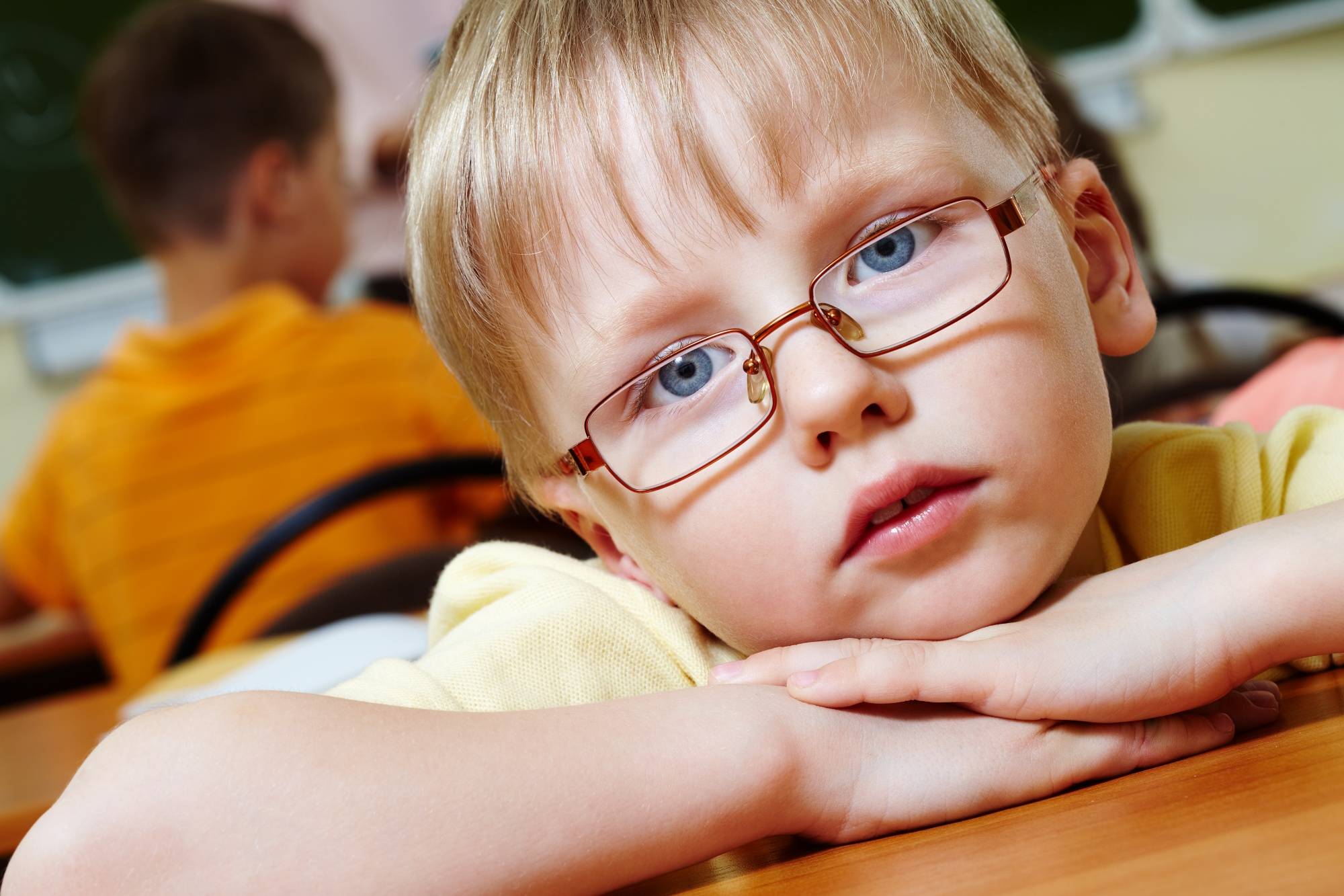 Jak wybrać i dbać o okulary dla 4 latka aby służyły maluchowi?