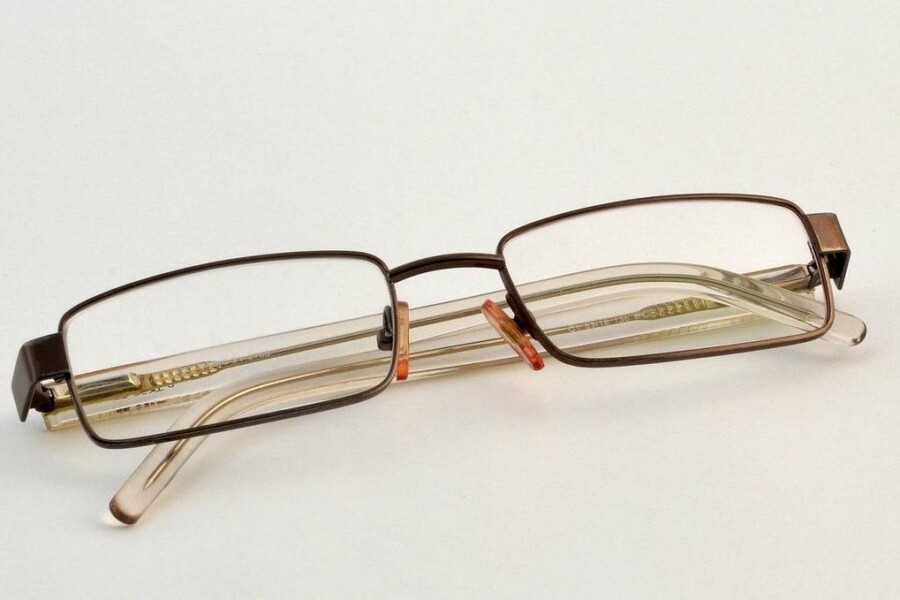 Jakie okulary są teraz modne i warto je wybrać?