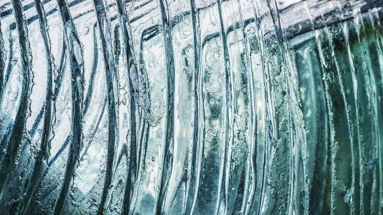 Szkła plastikowe czy szklane cena a wybór idealnego rozwiązania